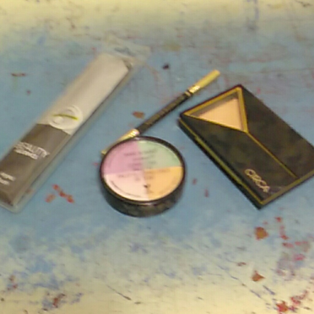 Makeup - Picture 2 of 2